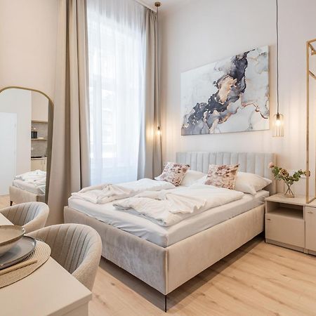 W30 - Wesselenyi Charming Apartment - Best Location By Bqa Budapest Bagian luar foto